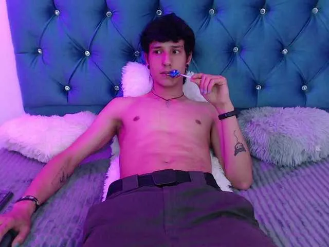 Live sex webcam photo for champdelicious #276679203