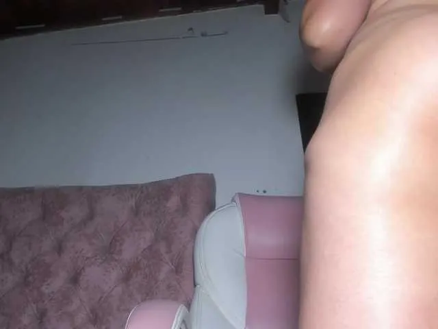 Live sex webcam photo for channel-sw #289904096