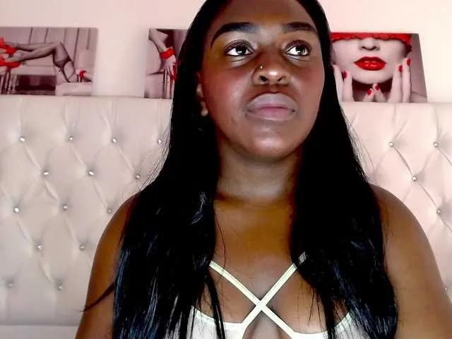 Live sex webcam photo for chantal-gray #277548262