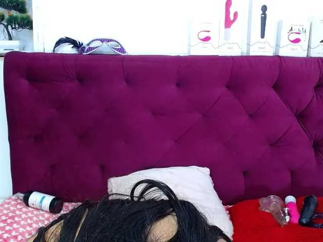 Live sex webcam photo for chantallthx #276688241