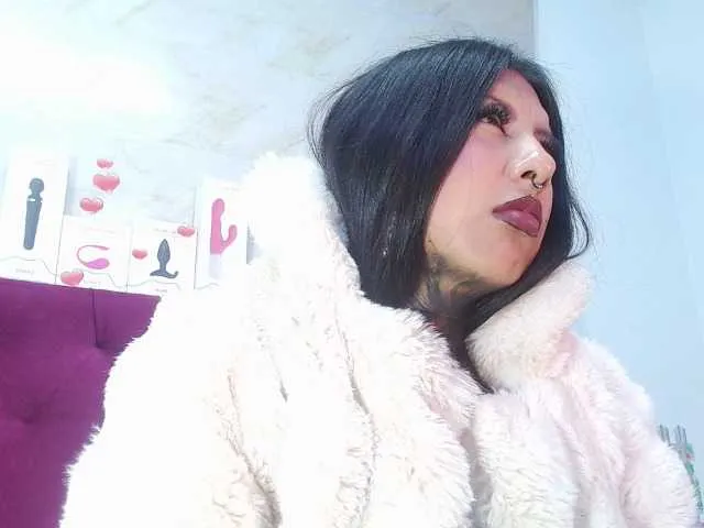 Live sex webcam photo for chantallthx #277525993