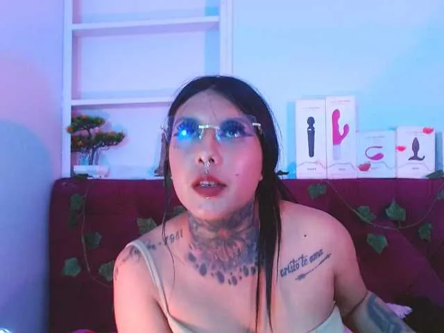 Live sex webcam photo for chantallthx #289399732