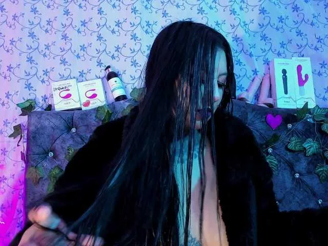 Live sex webcam photo for chantallthx #290636857