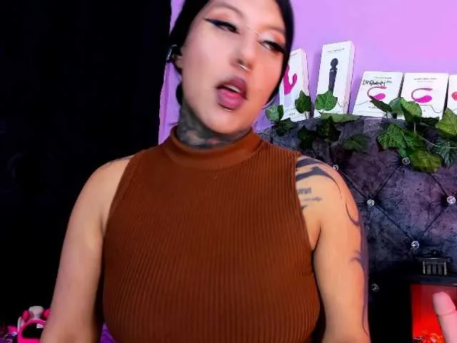 Live sex webcam photo for chantallthx #291193159