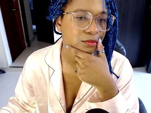 Live sex webcam photo for charlieoxxo #272829200