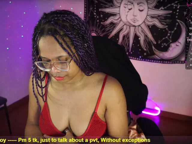 Live sex webcam photo for charlieoxxo #275504245