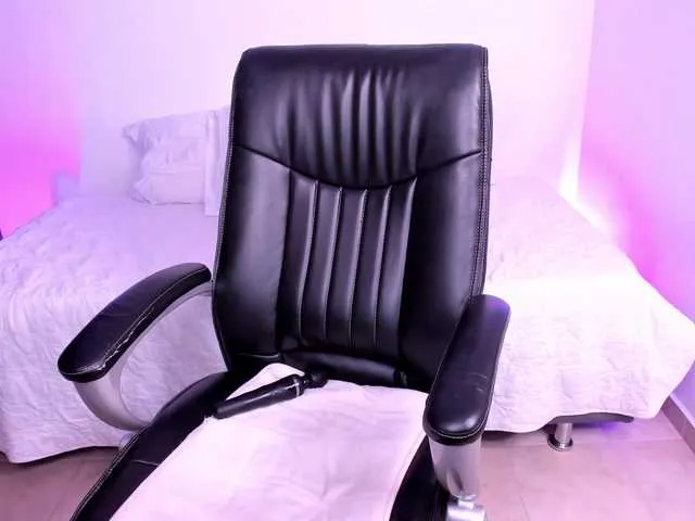 Live sex webcam photo for charlizexxx #273442356