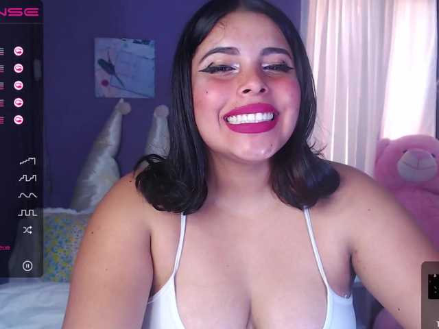 Live sex webcam photo for charllotteros #272376176