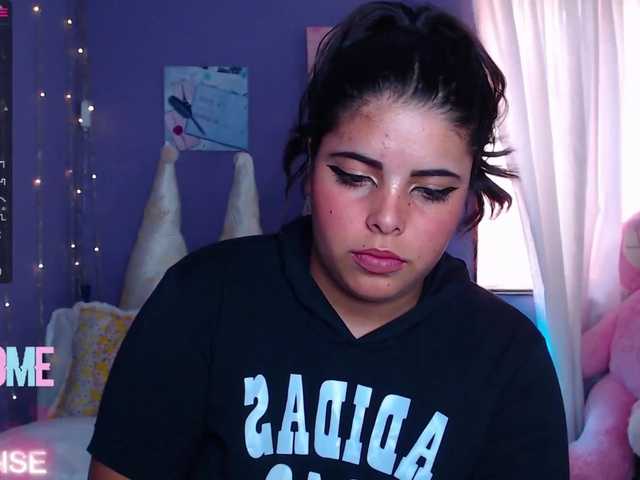 Live sex webcam photo for charllotteros #272440158