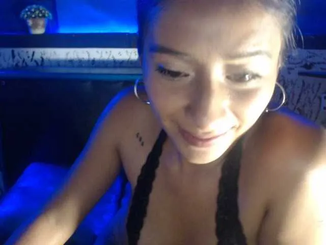 Live sex webcam photo for charlot-hot #271700900