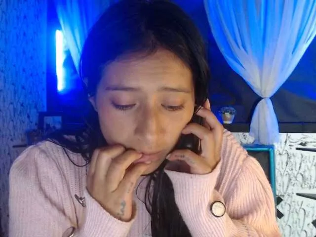 Live sex webcam photo for charlot-hot #272294590