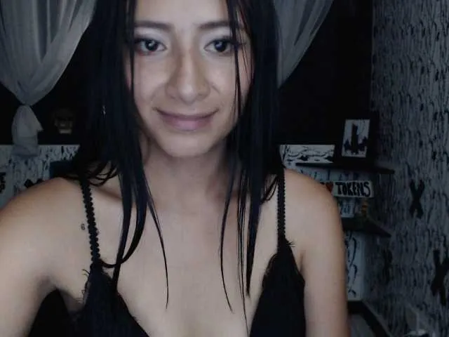 Live sex webcam photo for charlot-hot #272804502