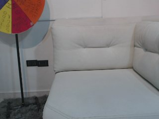 Live sex webcam photo for charlote-15 #194557654