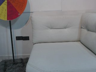 Live sex webcam photo for charlote-15 #194564594