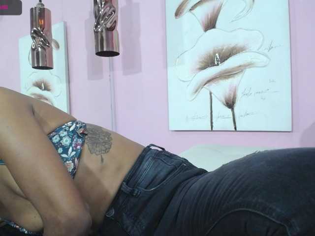 Live sex webcam photo for charlote-15 #272017926