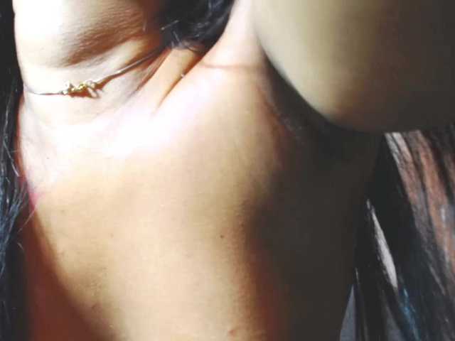 Live sex webcam photo for charlote-15 #273090035