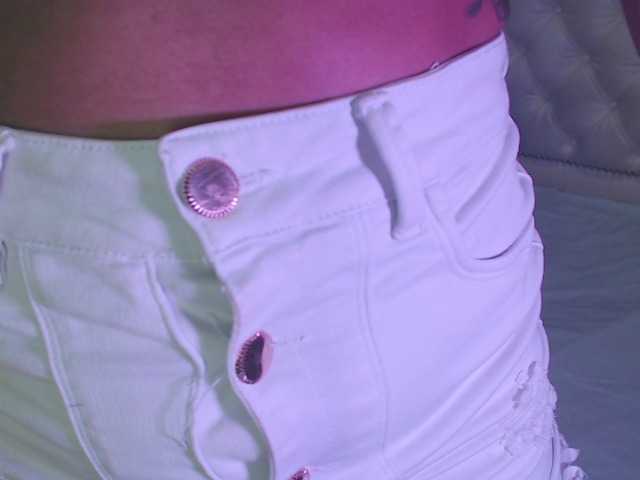 Live sex webcam photo for charlote-15 #273280282