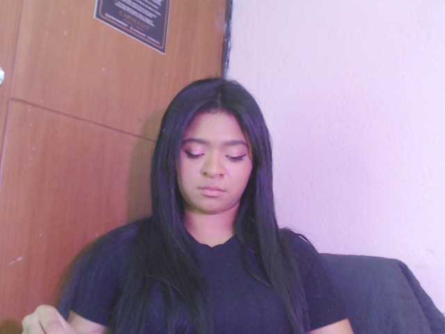 Live sex webcam photo for charlote-15 #273435118