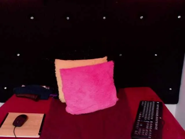 Live sex webcam photo for charlotholmes #271825126