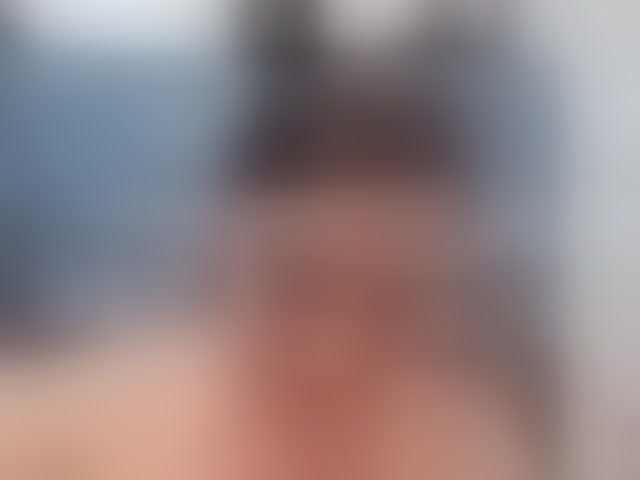 Live sex webcam photo for charlotte-111 #294290209