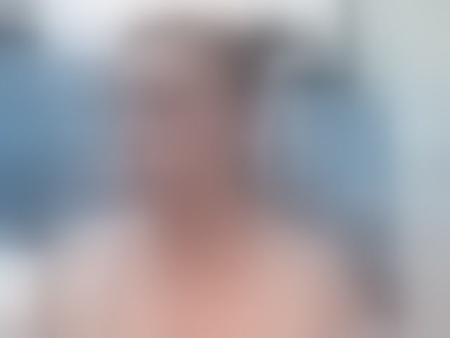 Live sex webcam photo for charlotte-111 #294299964