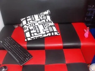 Live sex webcam photo for Charlotte-18 #125766350