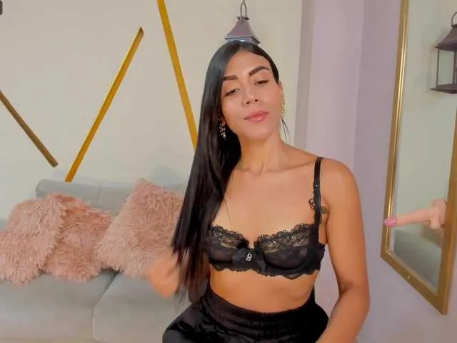 Live sex webcam photo for charlotte-Cox #275804842