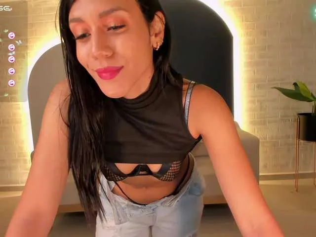 Live sex webcam photo for charlotte-Cox #276641230
