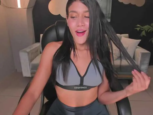 Live sex webcam photo for charlotte-Cox #277325589