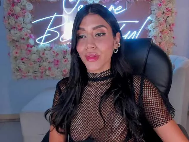 Live sex webcam photo for charlotte-Cox #277575841