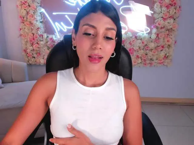 Live sex webcam photo for charlotte-Cox #277670976