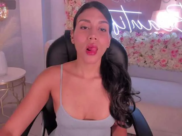 Live sex webcam photo for charlotte-Cox #278088293