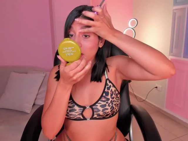 Live sex webcam photo for charlotte-Cox #278133710