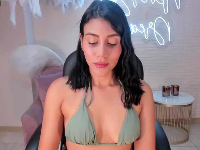 Live sex webcam photo for charlotte-Cox #278153844