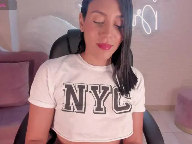 Live sex webcam photo for charlotte-Cox #278170403