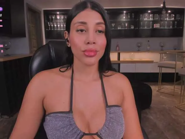 Live sex webcam photo for charlotte-Cox #294140372