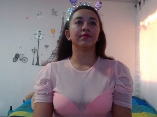 Live sex webcam photo for Charlotte-D #212399868