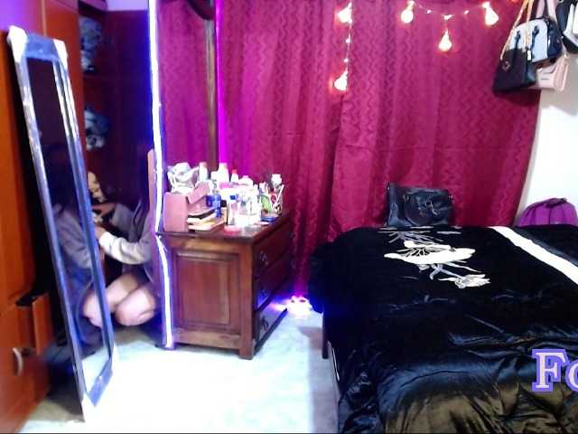 Live sex webcam photo for charlotte-swi #272313981