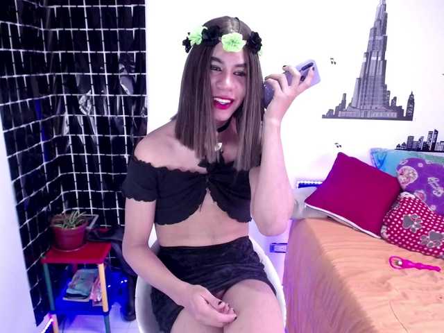 Live sex webcam photo for charlotte16 #276318696