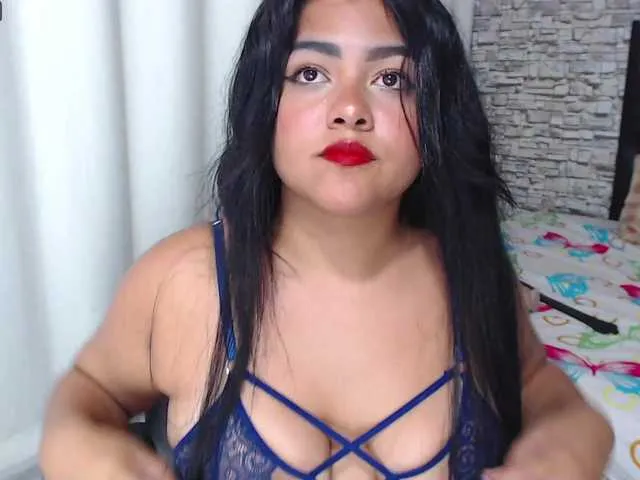 Live sex webcam photo for Charlotte22 #274204398