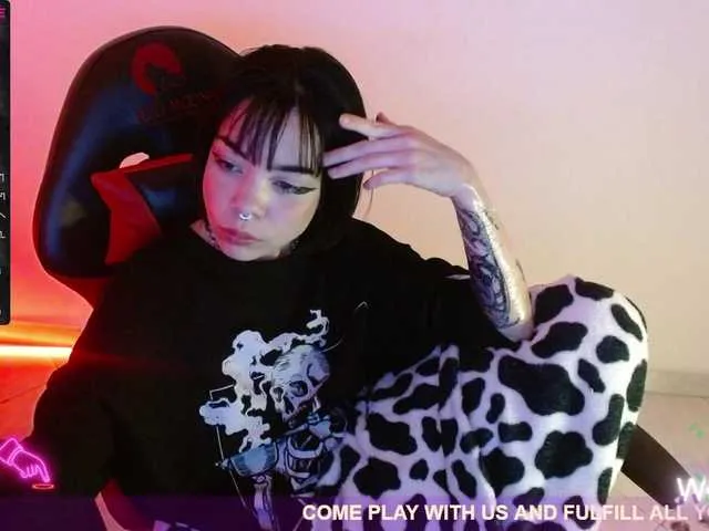 Live sex webcam photo for charlotte27 #275558204