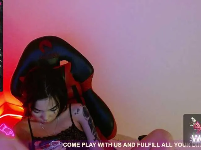 Live sex webcam photo for charlotte27 #275564113