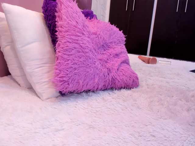 Live sex webcam photo for charlotteice #277952714