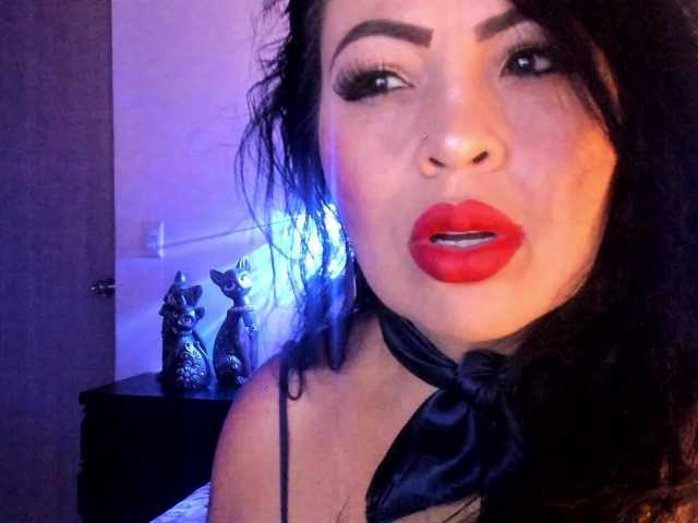 Live sex webcam photo for charlottemeyerr #277531085