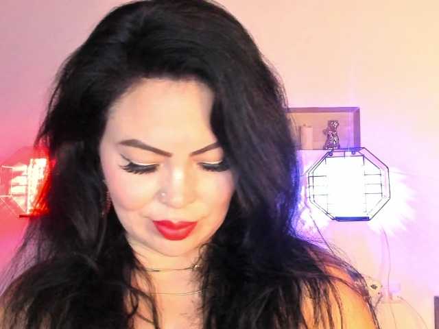 Live sex webcam photo for charlottemeyerr #277982243