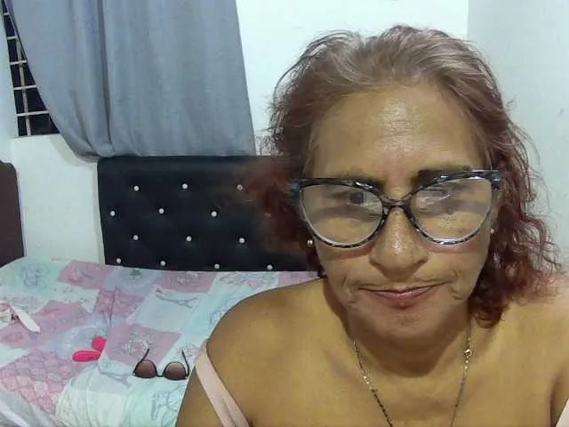 Live sex webcam photo for charrysexy #275679492