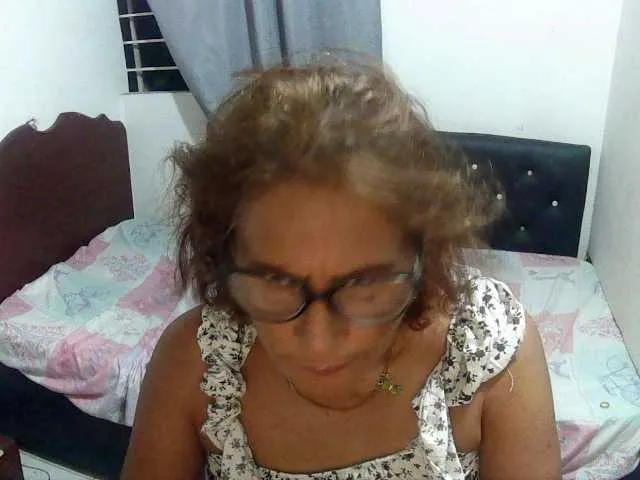 Live sex webcam photo for charrysexy #276148060