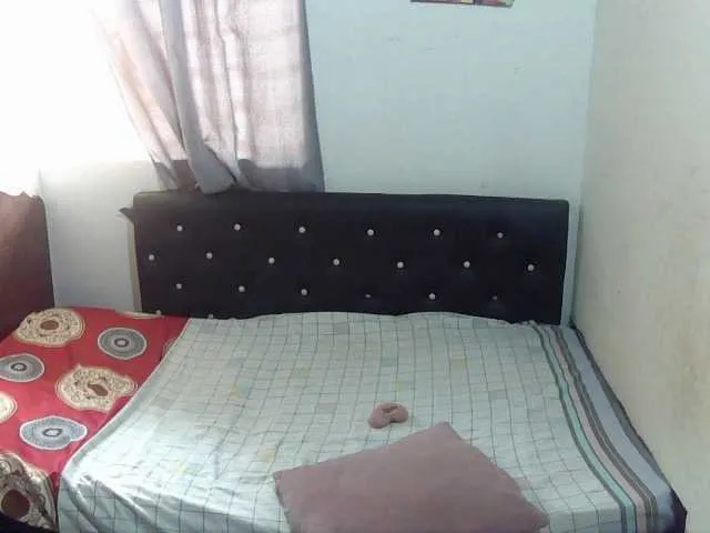 Live sex webcam photo for charrysexy #276185879