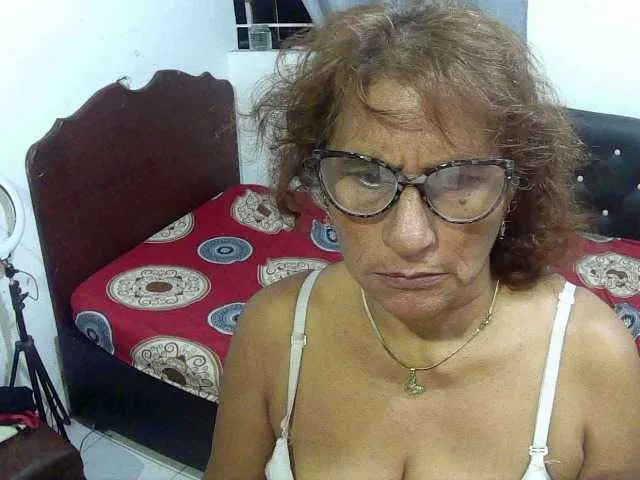 Live sex webcam photo for charrysexy #276195232