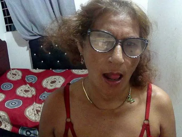 Live sex webcam photo for charrysexy #276272320